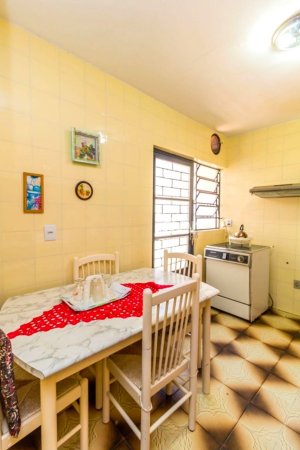 Casa com 224m², 3 dormitórios no bairro Santana em Porto Alegre para Alugar