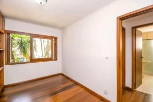 Casa com 224m², 3 dormitórios no bairro Santana em Porto Alegre para Alugar