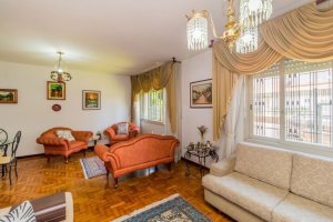 Casa com 224m², 3 dormitórios no bairro Santana em Porto Alegre para Alugar