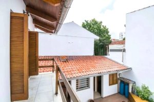 Casa com 224m², 3 dormitórios no bairro Santana em Porto Alegre para Alugar