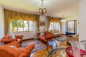 Casa com 224m², 3 dormitórios no bairro Santana em Porto Alegre para Alugar