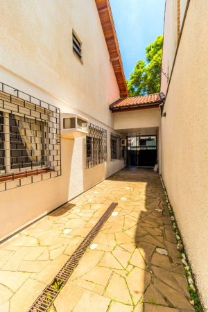 Casa com 224m², 3 dormitórios no bairro Santana em Porto Alegre para Alugar