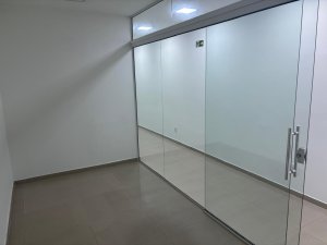 Loja com 371m² no bairro Azenha em Porto Alegre para Alugar