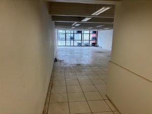 Loja com 371m² no bairro Azenha em Porto Alegre para Alugar