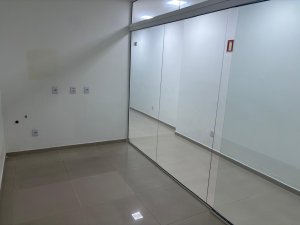 Loja com 371m² no bairro Azenha em Porto Alegre para Alugar