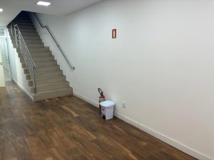 Loja com 371m² no bairro Azenha em Porto Alegre para Alugar