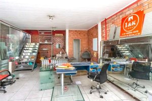 Galpão com 208m² no bairro Cristo Redentor em Porto Alegre para Alugar