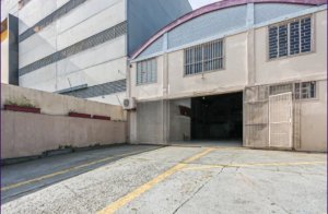 Depósito/Pavilhão com 332m² no bairro Azenha em Porto Alegre para Alugar