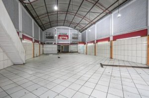 Depósito/Pavilhão com 332m² no bairro Azenha em Porto Alegre para Alugar