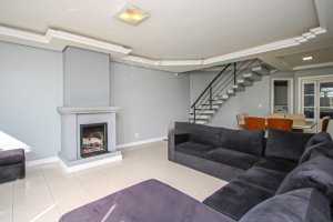 Casa com 400m², 3 dormitórios no bairro Alto Petrópolis em Porto Alegre para Alugar