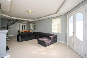 Casa com 400m², 3 dormitórios no bairro Alto Petrópolis em Porto Alegre para Alugar