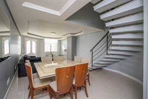 Casa com 400m², 3 dormitórios no bairro Alto Petrópolis em Porto Alegre para Alugar