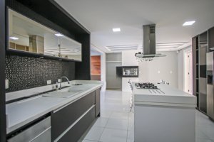 Casa com 400m², 3 dormitórios no bairro Alto Petrópolis em Porto Alegre para Alugar
