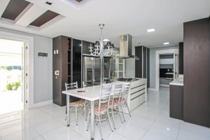 Casa com 400m², 3 dormitórios no bairro Alto Petrópolis em Porto Alegre para Alugar