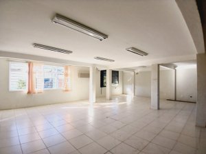 Galpão com 460m² no bairro Humaitá em Porto Alegre para Alugar