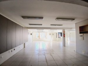 Galpão com 460m² no bairro Humaitá em Porto Alegre para Alugar