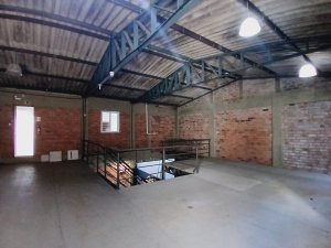 Galpão com 460m² no bairro Humaitá em Porto Alegre para Alugar