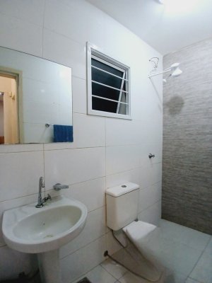 Galpão com 460m² no bairro Humaitá em Porto Alegre para Alugar