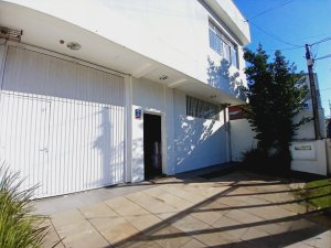 Galpão com 460m² no bairro Humaitá em Porto Alegre para Alugar