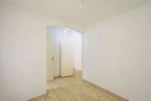 Casa com 180m², 2 dormitórios no bairro Partenon em Porto Alegre para Alugar