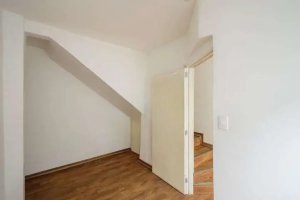 Casa com 180m², 2 dormitórios no bairro Partenon em Porto Alegre para Alugar