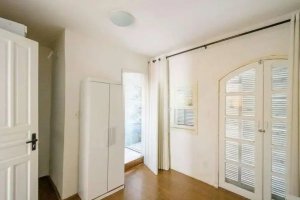 Casa com 180m², 2 dormitórios no bairro Partenon em Porto Alegre para Alugar