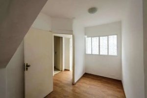 Casa com 180m², 2 dormitórios no bairro Partenon em Porto Alegre para Alugar