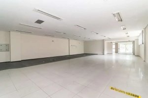 Loja com 340m² no bairro Teresópolis em Porto Alegre para Alugar
