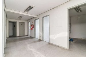 Loja com 340m² no bairro Teresópolis em Porto Alegre para Alugar