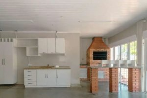 Prédio Comercial com 480m² no bairro Medianeira em Porto Alegre para Alugar