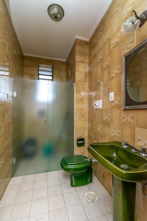 Casa comercial com 260m² no bairro Cristal em Porto Alegre para Alugar