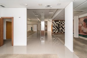 Loja com 183m² no bairro Praia de Belas em Porto Alegre para Alugar