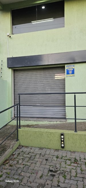 Loja com 50m² no bairro Jardim Itu em Porto Alegre para Alugar