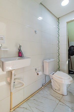 Salas/Conjuntos com 120m² no bairro Jardim Itu em Porto Alegre para Alugar