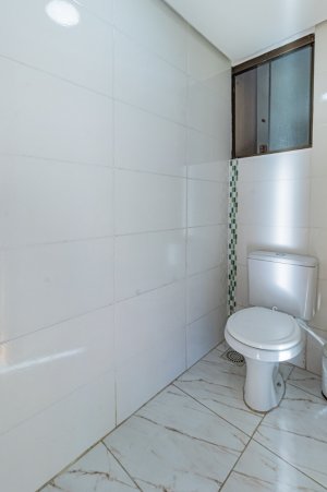 Salas/Conjuntos com 120m² no bairro Jardim Itu em Porto Alegre para Alugar