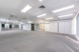 Prédio Comercial com 1.178m² no bairro Centro Histórico em Porto Alegre para Alugar