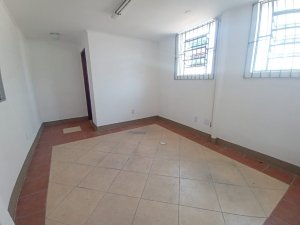 Galpão com 300m² no bairro Navegantes em Porto Alegre para Alugar