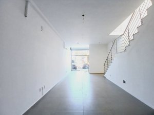 Loja com 130m² no bairro São Sebastião em Porto Alegre para Alugar