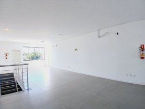 Loja com 130m² no bairro São Sebastião em Porto Alegre para Alugar