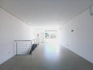 Loja com 130m² no bairro São Sebastião em Porto Alegre para Alugar