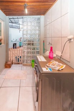 Casa com 117m², 3 dormitórios no bairro Jardim São Pedro em Porto Alegre para Alugar