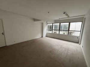 Salas/Conjuntos com 55m² no bairro Moinhos de Vento em Porto Alegre para Alugar