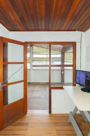 Casa com 180m², 3 dormitórios no bairro Petrópolis em Porto Alegre para Alugar
