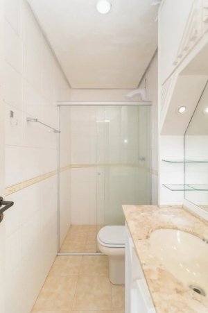 Casa com 180m², 3 dormitórios no bairro Petrópolis em Porto Alegre para Alugar