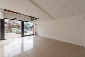 Loja com 57m² no bairro Vila Ipiranga em Porto Alegre para Alugar