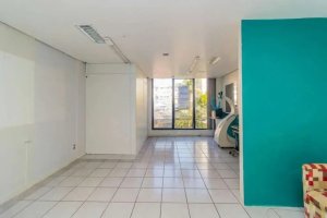 Salas/Conjuntos com 34m² no bairro Auxiliadora em Porto Alegre para Alugar