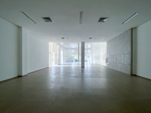 Loja com 908m² no bairro Auxiliadora em Porto Alegre para Alugar
