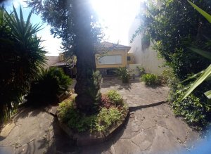 Casa Comercial com 200m² no bairro Vila Ipiranga em Porto Alegre para Alugar