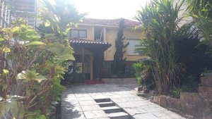 Casa Comercial com 200m² no bairro Vila Ipiranga em Porto Alegre para Alugar