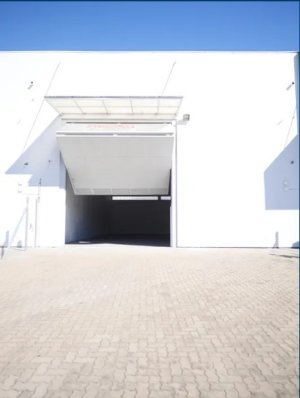 Galpão com 230m² no bairro Humaitá em Porto Alegre para Alugar